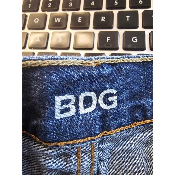 Urban Outfitters Women's Low Rise Cuffed Denim Shorts Cotton Blue Size 24 - Picture 3 of 6